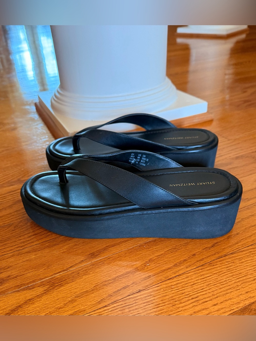 Stuart Weitzman Black Platform Thong Flip Flop Sandals Size 9B - Picture 2 of 8